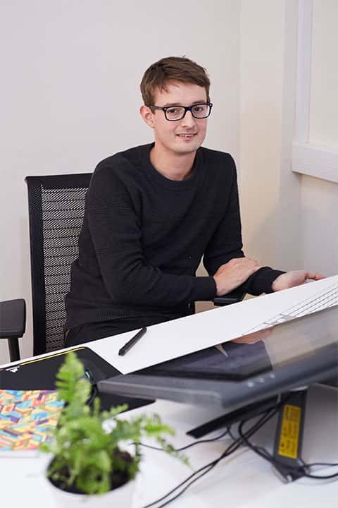 Image of alumni Stephen Ong in his studio